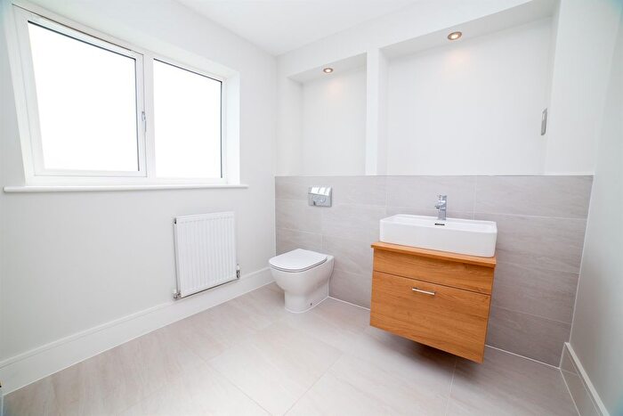 5 Bedroom Detached House For Sale In Owen Close, Swanwick, Alfreton, DE55