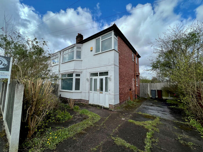 3 Bedroom Semi-Detached House To Rent In Longford Road, Manchester, M21