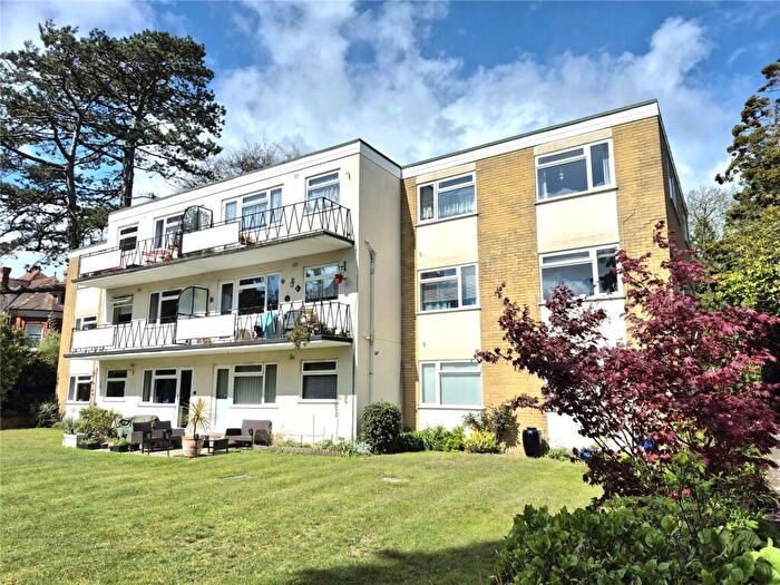 2 Bedroom Apartment For Sale In Portarlington Road, Bournemouth, Dorset, BH4