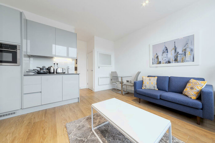 Apartment To Rent In Laporte Way, Luton, Bedfordshire, LU4