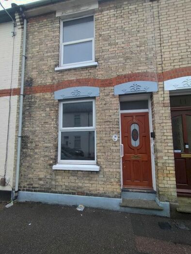 2 Bedroom Terraced House To Rent In Pretoria Road, Gillingham, ME7