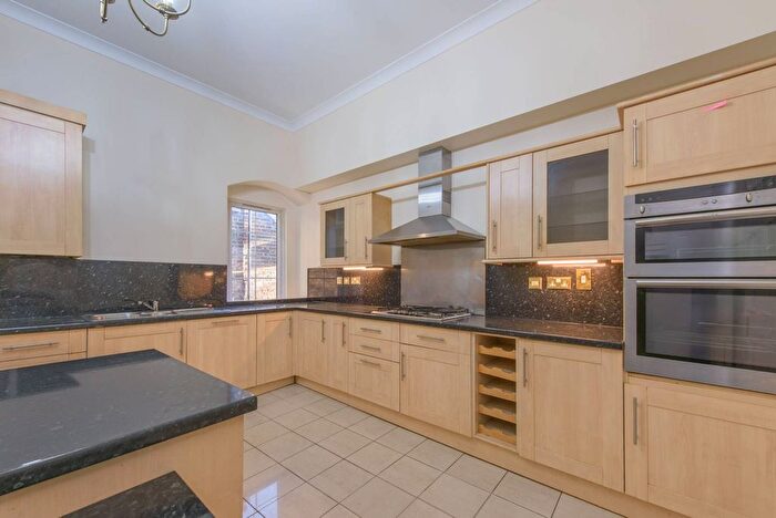 3 Bedroom Flat To Rent In South Hampstead, South Hampstead, London, NW6