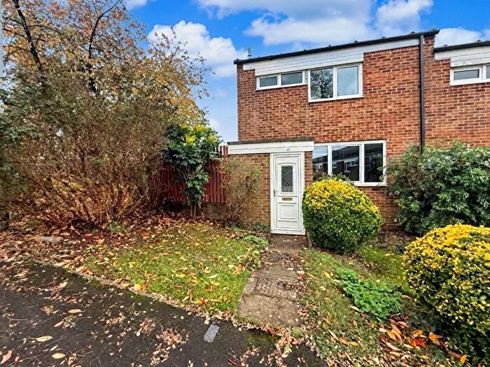 3 Bedroom End Terrace House For Sale In , The Medway, Daventry, NN11