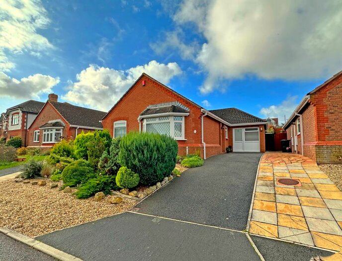 3 Bedroom Detached Bungalow For Sale In Brownlees, Exminster, Exeter, EX6