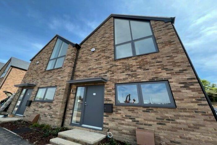 2 Bedroom Property To Rent In Lower Wimbush Road, Chelmsford, CM3