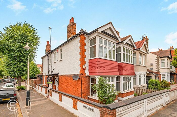 4 Bedroom Flat For Sale In Cairn Avenue, London, W5
