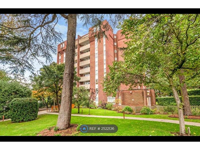 2 Bedroom Flat To Rent In Norman Court, London, N3