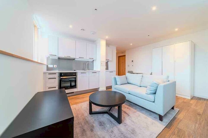 Apartment To Rent In Queen Street Maidenhead, SL6