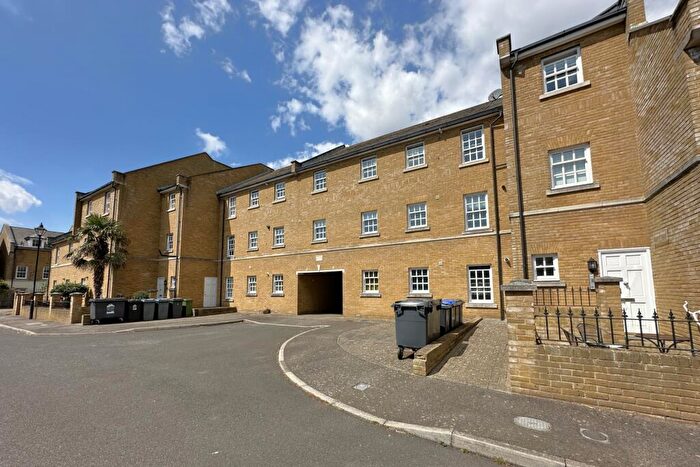 2 Bedroom Flat For Sale In Coventry Gardens, Walmer, CT14