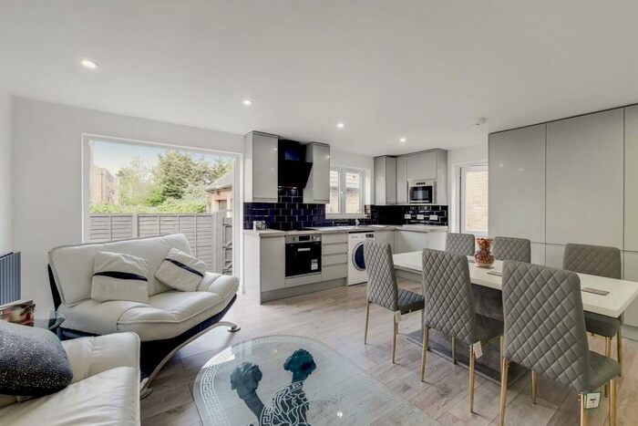 6 Bedroom House To Rent In Tollgate Road, Beckton, London, E6