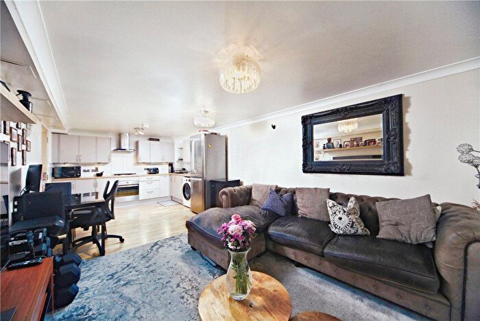 2 Bedroom Flat For Sale In Thornton Road, Thornton Heath, CR7