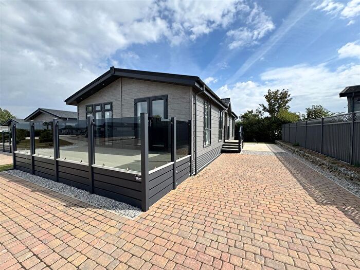 2 Bedroom Detached Bungalow For Sale In Pamelas Way, Moorland View Residential Park, Indian Queens, TR9
