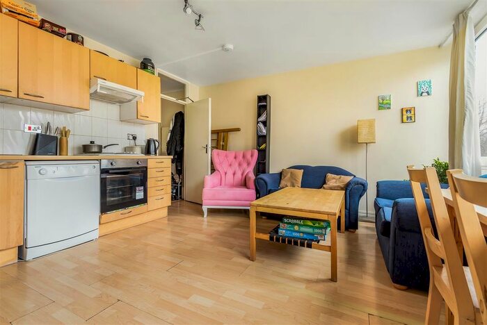 4 Bedroom Flat To Rent In Sherfield Gardens, London, SW15