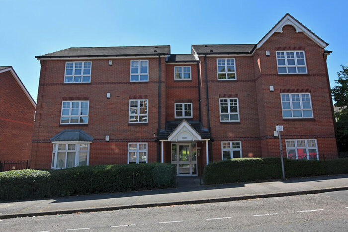 2 Bedroom Apartment To Rent In Tudor Court, Arboretum, NG7