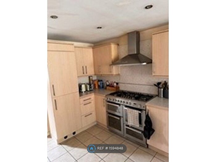 3 Bedroom Terraced House To Rent In Amis Walk, Horfield, Bristol, BS7