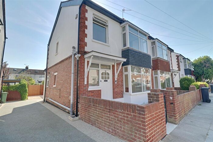 3 Bedroom End Of Terrace House To Rent In Ripley Grove, Portsmouth, PO3