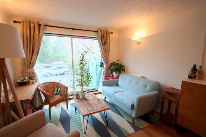 2 Bedroom Flat To Rent In Whitley Court, Westmoreland Road, Bromley, BR2
