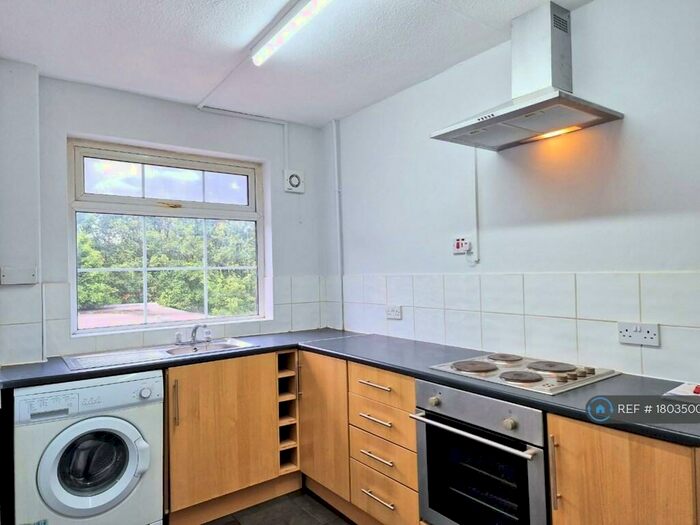 2 Bedroom Flat To Rent In New Road, Rednal, Birmingham, B45