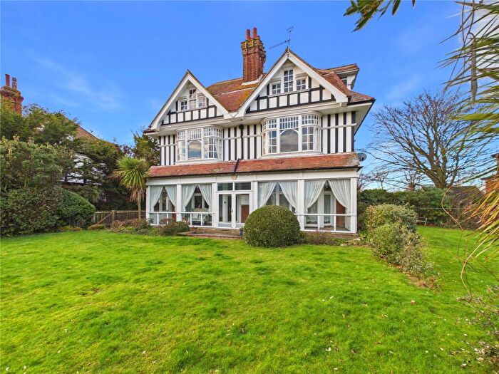 3 Bedroom Apartment For Sale In Hamilton Gardens, Felixstowe, Suffolk, IP11