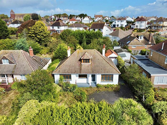 4 Bedroom Chalet For Sale In De La Warr Road, Bexhill-On-Sea, TN40