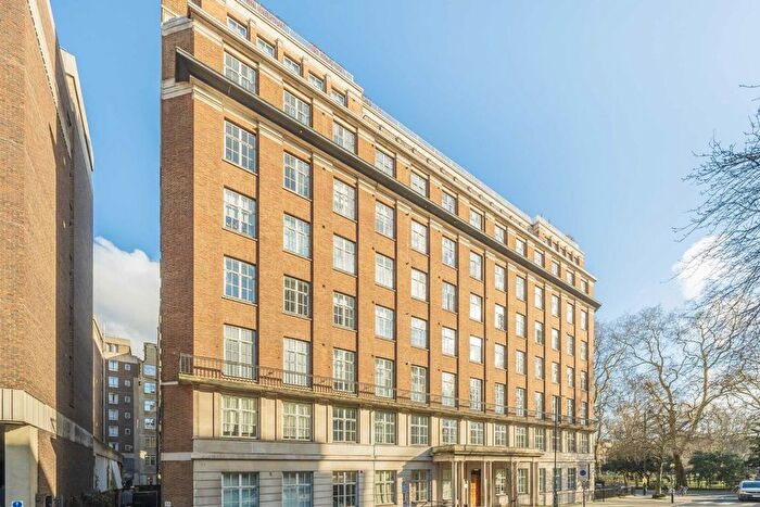 3 Bedroom Flat To Rent In Russell Square, Bloomsbury Mansions, WC1B