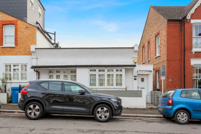 2 Bedroom Bungalow To Rent In Waveney Avenue Dulwich, SE15