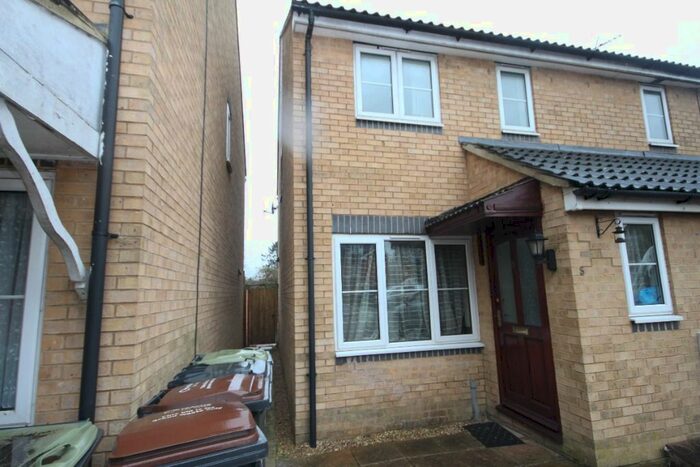 2 Bedroom Semi-Detached House To Rent In Thorneycroft Close, Luton LU3