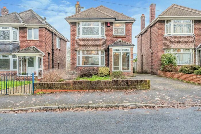 3 Bedroom Detached House To Rent In Portsmouth Road, Southampton, SO19