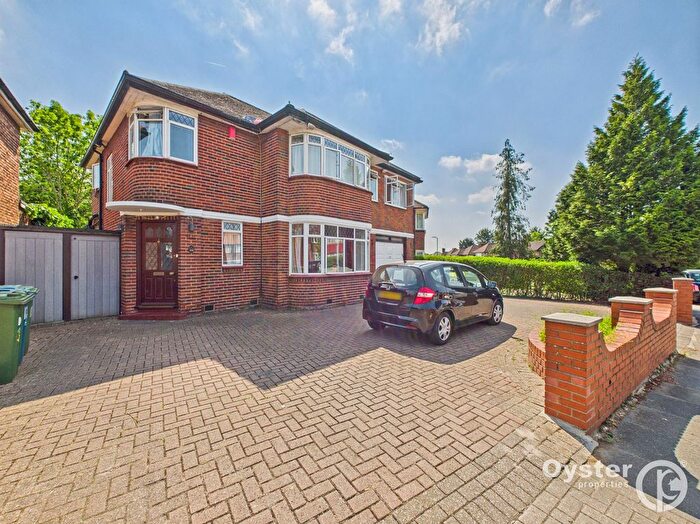 5 Bedroom Detached House To Rent In Wemborough Road, Stanmore, HA7