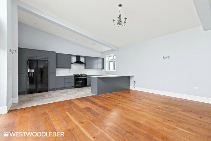 2 Bedroom Barn Conversion To Rent In Mangrove Lane, Hertford, SG13