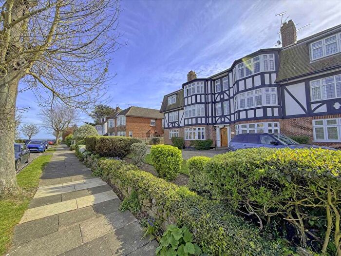 3 Bedroom Apartment For Sale In Eton Court, Eton Road, Frinton On Sea, CO13