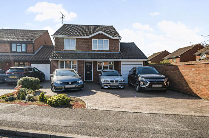 4 Bedroom Detached House For Sale In Saxon Way, Old Windsor, Windsor, SL4