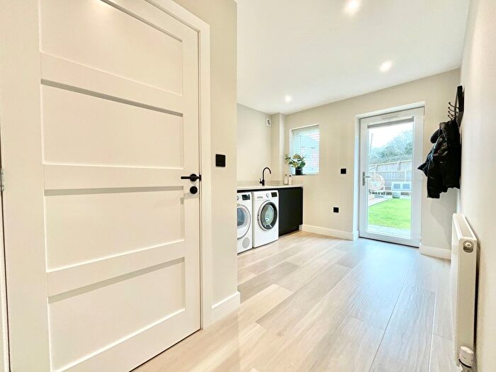 4 Bedroom Detached House For Sale In Tudor Close, Market Drayton, TF9