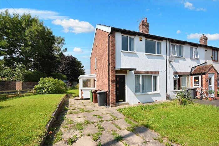 3 Bedroom Town House To Rent In Smithson Street, Rothwell, Leeds, West Yorkshire, LS26