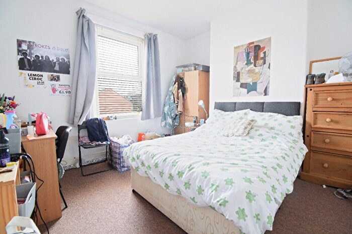 4 Bedroom Terraced House To Rent In Glossop Road, Broomhill, £ Pppw With Bills. Available St July, S10