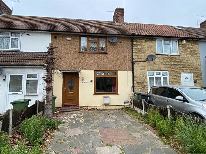 3 Bedroom Terraced House For Sale In Wood Lane, Dagenham, RM8