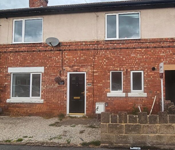 3 Bedroom Terraced House To Rent In Park Avenue, DN3