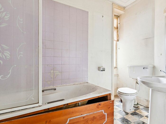 1 Bedroom Flat For Sale In Addison Bridge Place, London, W14