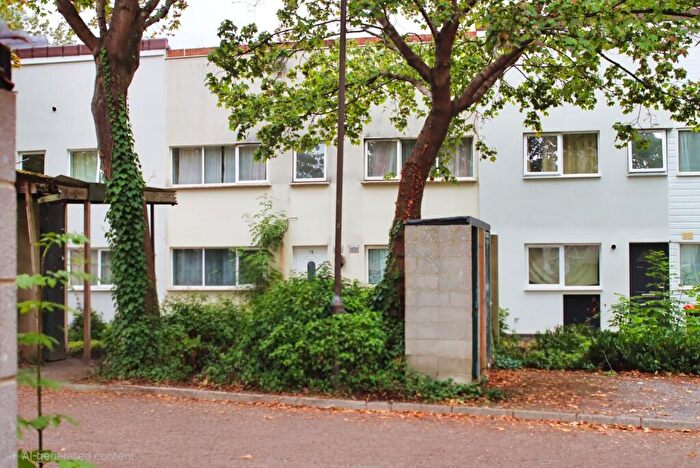 3 Bedroom Terraced House To Rent In Colne, Tinkers Bridge, Milton Keynes, Buckinghamshire, MK6