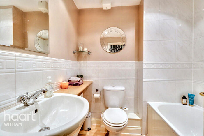 3 Bedroom Town House For Sale In Randall Close, Witham, CM8