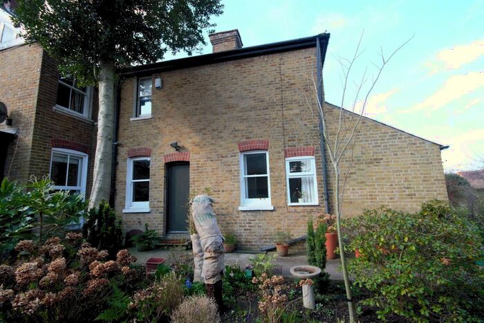 1 Bedroom Flat To Rent In Athelstan Road, Faversham, ME13