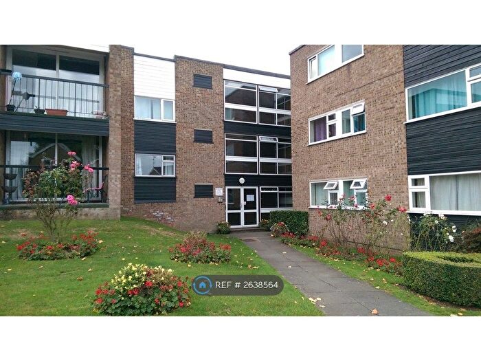 2 Bedroom Flat To Rent In Apton Road, Bishops Stortford, CM23