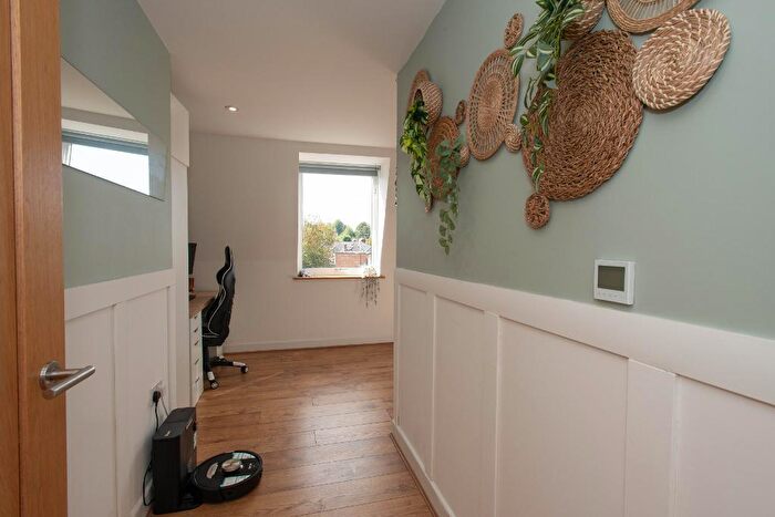 2 Bedroom Flat For Sale In Elmcroft Road, Orpington, BR6