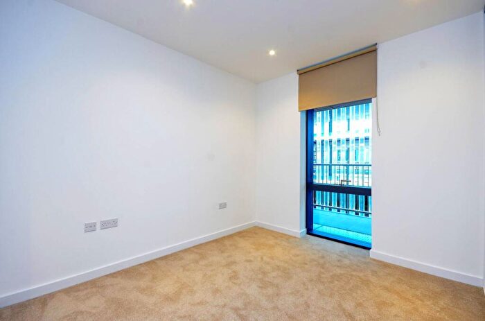 1 Bedroom Flat To Rent In City Road, Clerkenwell, London, EC1V