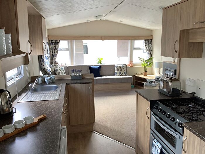 2 Bedroom Park Home For Sale In Marlie Holiday Park, Dymchurch Rd New Romney, TN28