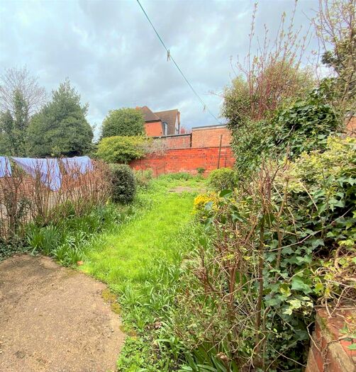 3 Bedroom Detached House To Rent In Swainstone Road, Reading, RG2