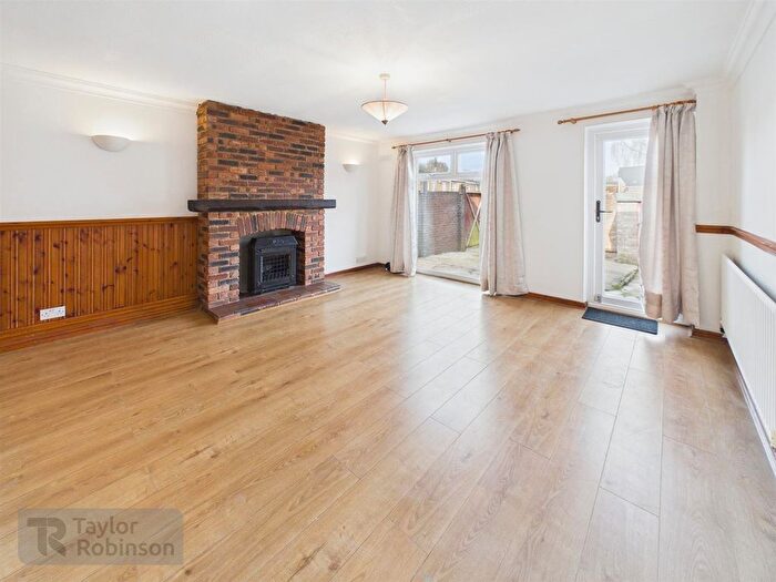 3 Bedroom Property To Rent In Fennel Crescent, Crawley, RH11