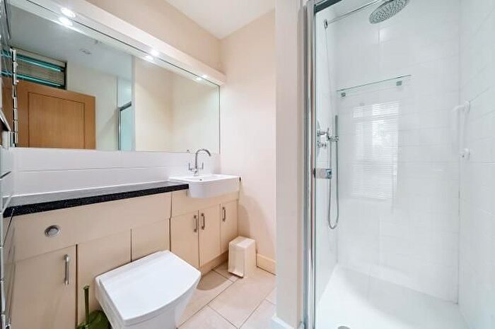 2 Bedroom Flat To Rent In Cumnor Hill, Oxford, OX2