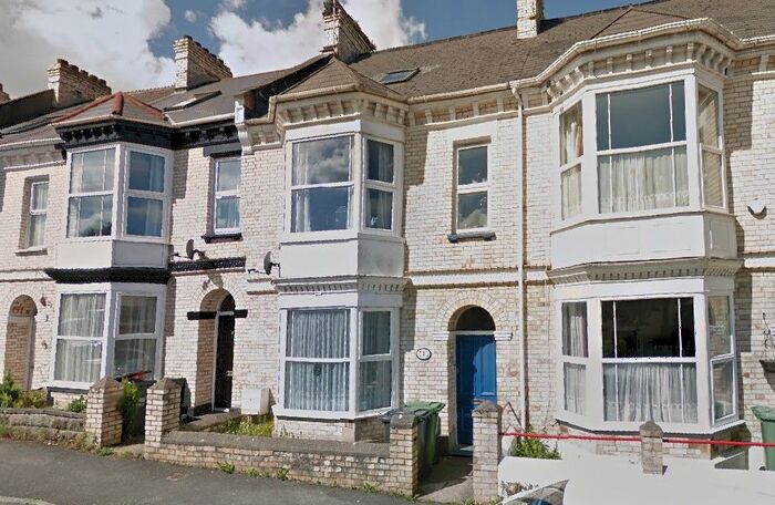 1 Bedroom Flat To Rent In Hills View, Barnstaple, EX32