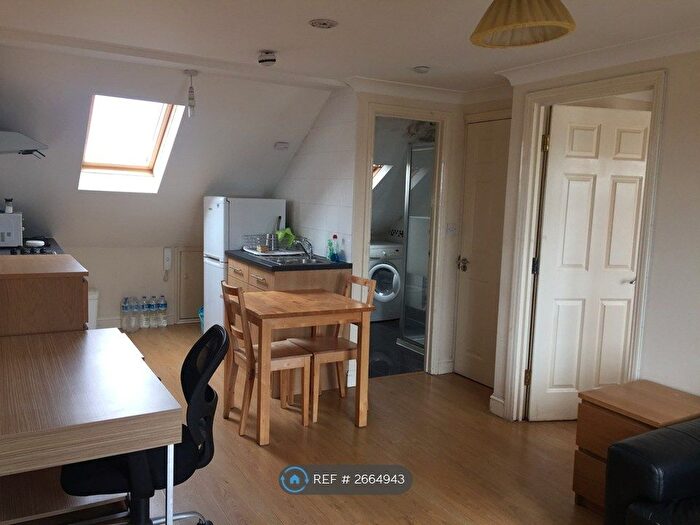 1 Bedroom Flat To Rent In Park View, London, W3